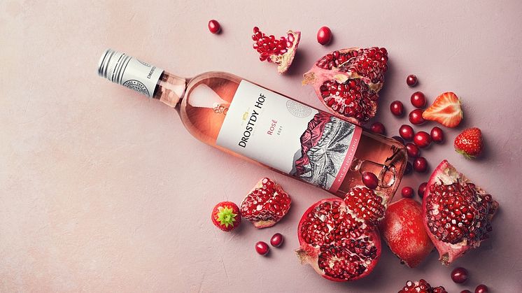 Vårkänslor på flaska med rykande nyheten Drostdy Hof rosé