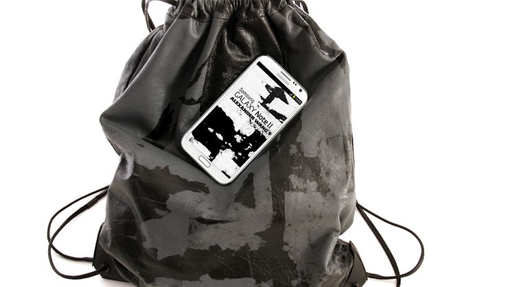 Alexander Wang har i samarbejde med Samsung designet en gym sack i blødt lammeskind