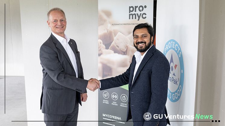 Bilden är ett montage från pressfotot tillhörande nyheten. Från vänster: Charles Brand, EVP, Tetra Pak och Dr. Ramkumar Nair, grundare & VD, Mycorena
