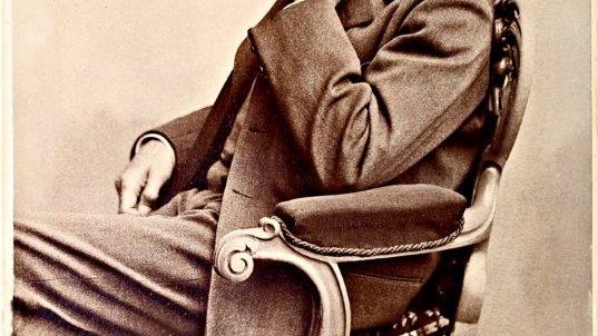 Alfred Nobel och hans priser står i centrum när Högskolan i Skövdes egna forskare avslutar höstens populärvetenskapliga caféer.