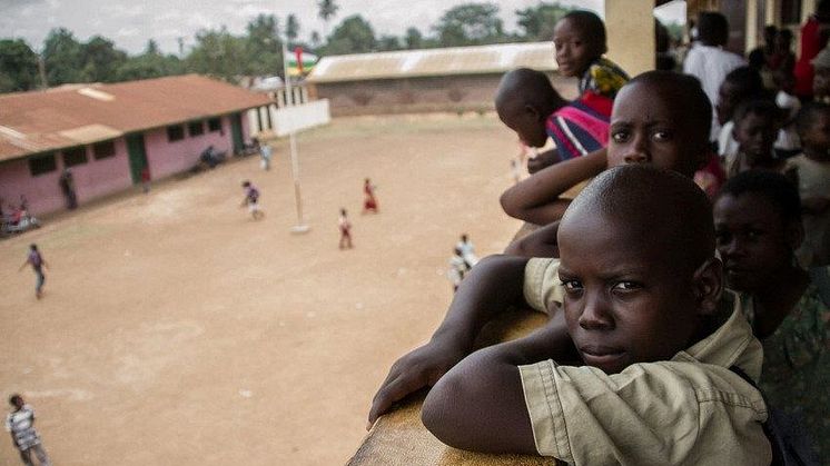 Undersökning från Rädda Barnen: Majoriteten av skolbarnen i Centralafrikanska Republiken traumatiserade