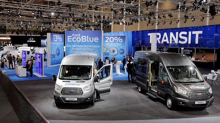 Ford představil v Hannoveru Transit a Transit Custom se vznětovým motorem Ford EcoBlue, novou automatickou převodovkou, pohonem všech kol a systémem SYNC 3