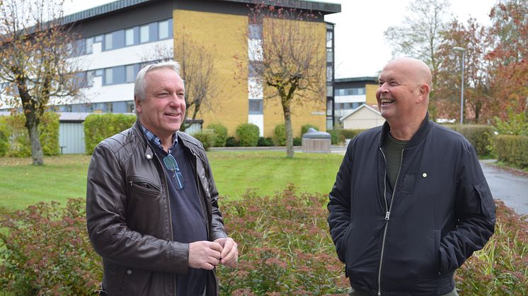 Max-Göran Forsström, ordförande, till vänster, och Bengt Laveklint, vicevärd, på brf Orion i Nässjö.