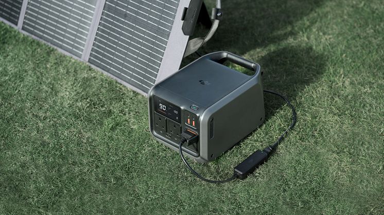 car charger plug+120w solar panel_UK.jpg