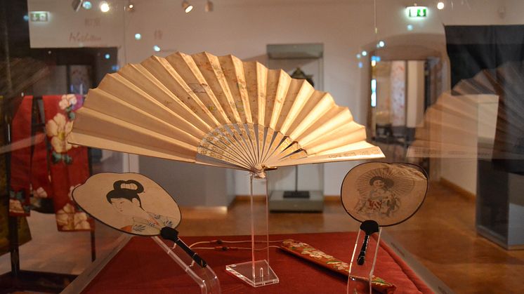 Der Duft der Kirschblüte Fächer (c) ASL Schlossbetriebe gGmbH.jpg