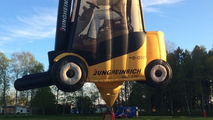 Jungheinrichs flygande truck gör svensk inofficiell debut