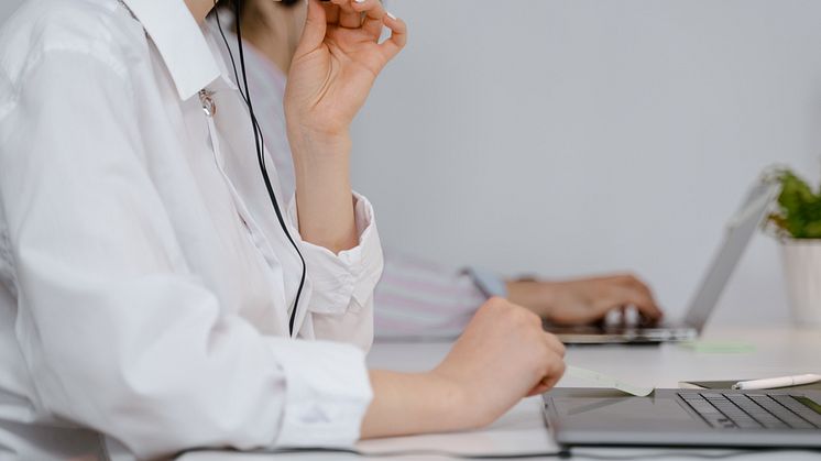 Telefonische Rund-um-die-Uhr-Erreichbarkeit im hauseigenen Service-Center