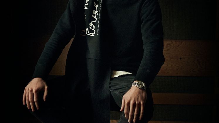 SwedishFashionTalent_Peugeot_LHOMME_ROUGE