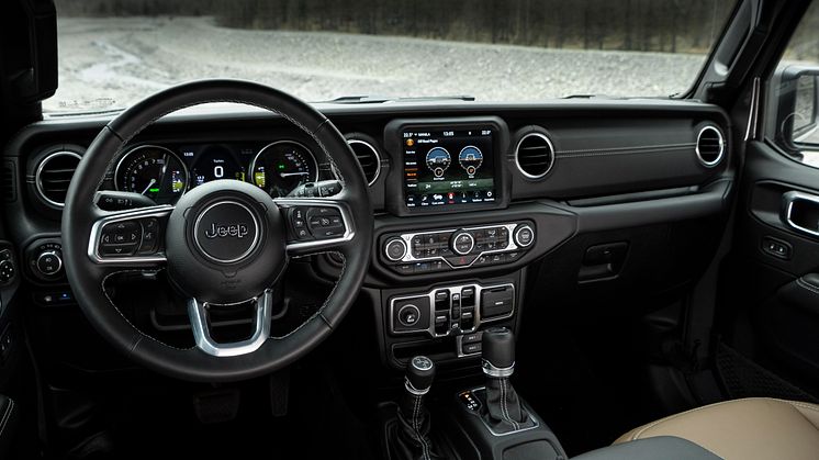 Interior_Wrangler4xe_Sahara