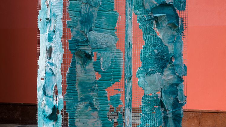 CASTLES (DARK AQUA) / Ann Iren Buan (kunstner) / Around Us Surround Us
