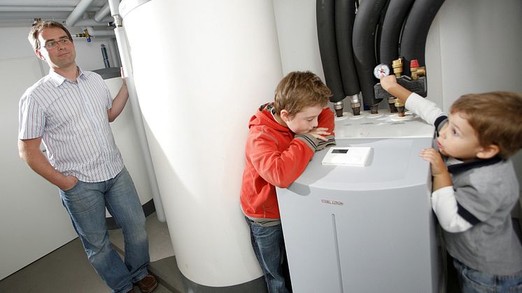 Mit steuerbaren Verbrauchseinrichtungen wie Elektroheizungen oder Wärmepumpen versuchen das Bayernwerk und TenneT die Flexibilität des Energiesystems zu Gunsten der Stromverbraucher zu erhöhen.