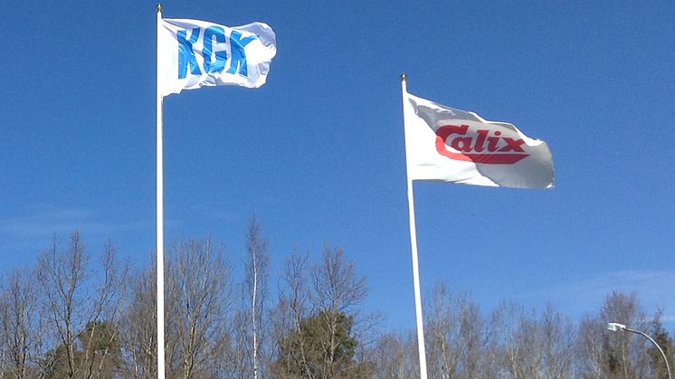 KGK och Calix flaggor vajar tillsammans