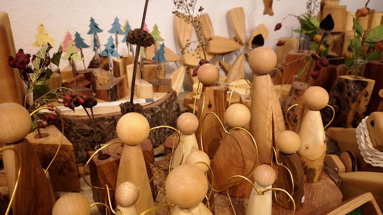 Kunsthandwerk im Pop Up Werkstattladen von Menschen mit Behinderung 