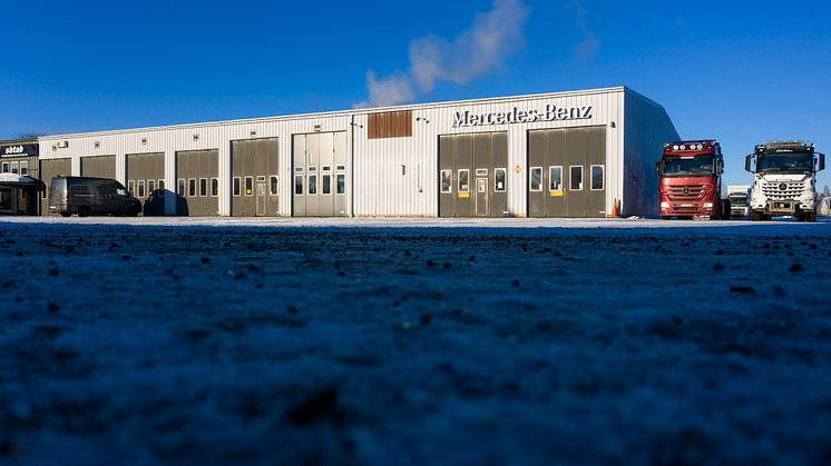 Söderhamns Buss & Truck (SBTAB) är auktoriserad verkstad för Mercedes-Benz last- och transportbilar.