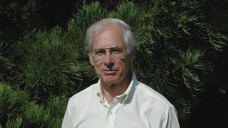 Richard H Waring