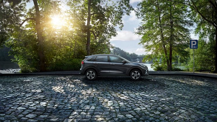 kia_niro_ev_my20_side_view_15497_91198