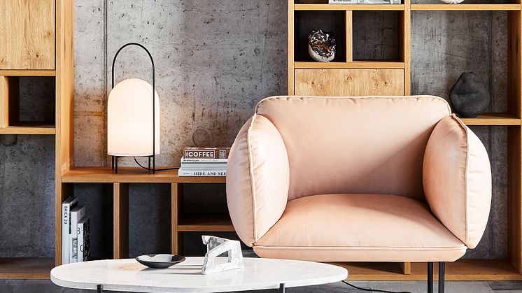 Fåtöljen Nakki designad av Mika Tolvanen för Woud.