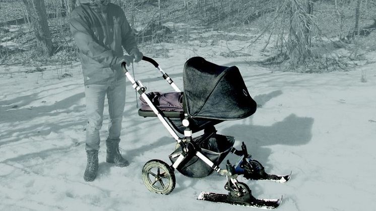 Skidor på barnvagnen