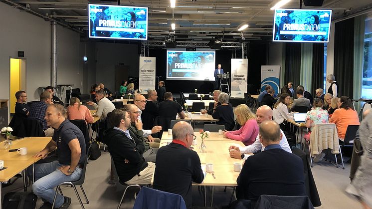 Hur gör industrin när de ställer om till en mer hållbar produktion? Industrirepresentanter och forskare möttes för att diskutera och inspireras under Primusdagen.