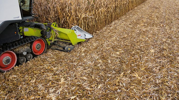 First corn picker with integrated stubble cracker: CLAAS presents CORIO STUBBLE CRACKER