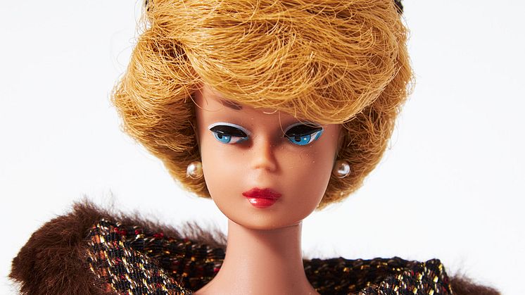 "Ash Blonde Bubble Cut Midge"