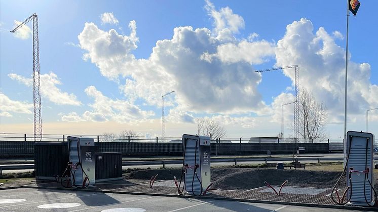 Lettere at lade elbilen: Q8 Frederikshavn åbner lynladere