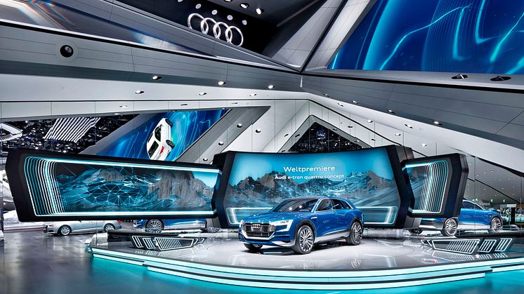 Audi e-tron quattro concept på Audis stand på Frankfurt International Motor Show 2015