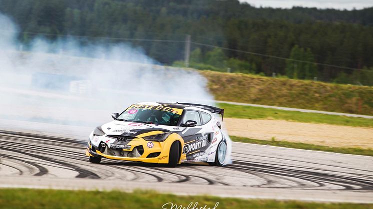 Andre Olsen møter den nordiske eliten med sin nybygde Hyundai Veloster på Rudskogen.  Foto: Moldestad Photography