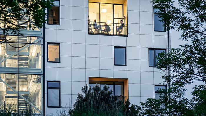 Forsknings- och innovationsarenan HSB Living Lab fyller 1 år och har bjudit in bostads- och digitaliseringsminister Peter Eriksson till firandet.