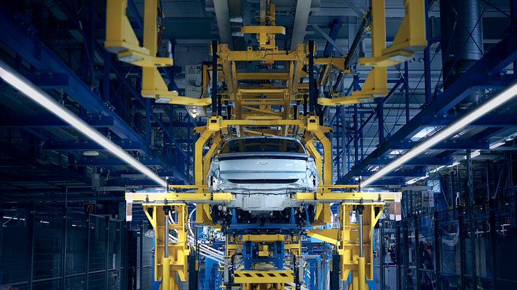 A Ford Kölni Elektromos Jármű Központ lesz a Ford első szén-dioxid-semleges jármű-összeszerelő üzeme világszerte, ami fontos mérföldkő a Road to Better stratégia megvalósításában. A high-tech központ az elektromos személygépjárművek új generációját
