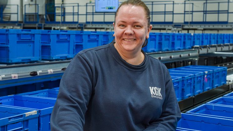 Therese Bjurling på KGK logistikcenter i Enköping
