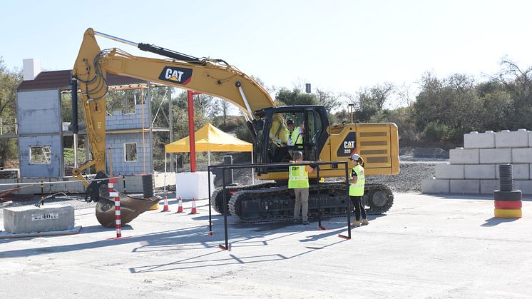 Caterpillar Operator Challenge 2019, europafinalen. Inför tävlingsgrenen "Lift me up".