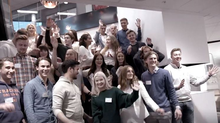 Deltakere på Leder for en dag 2018 samlet hos ManpowerGroup. 