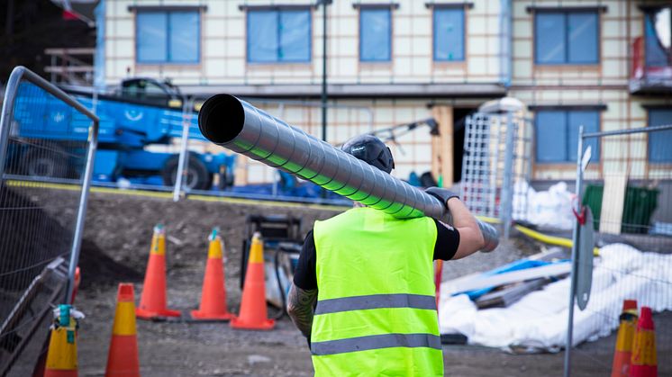 De senaste åren har det byggts allt mer hus i trä som ofta ger den oönskade bieffekten att de upplevs alltför varma sommartid, vilket är ett problem som kommer att växa i framtiden. Foto: Orlando G. Boström