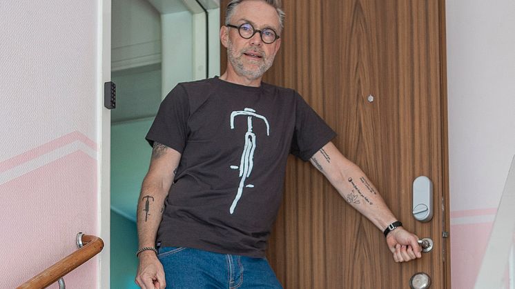 Peter Hesslin i Årsta flyttade från villa till lägenhet och hade inga svårigheter att välja smart lås.