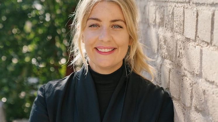 Frida Ronge trer inn i rollen som Kreativ Leder for Bærekraftige Matopplevelser i Strawberry. 
