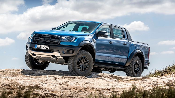 Raptor_Performance_Blue_005