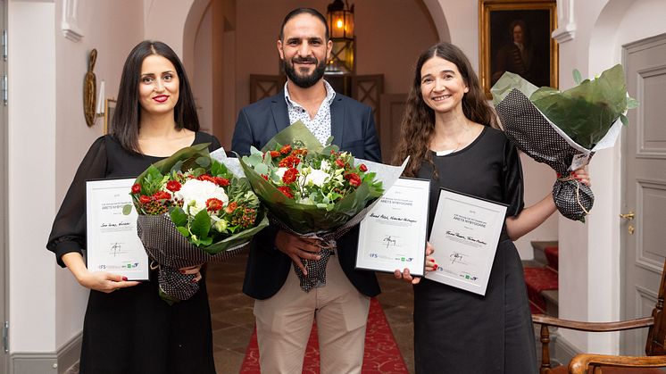 Årets pristagare. Från vänster Sara Serray (Årets Unga Pionjär), Ahmed Ablah (Årets Nybyggare) och Emma Rozada (Årets Pionjär). Foto: Misak Nalbandian