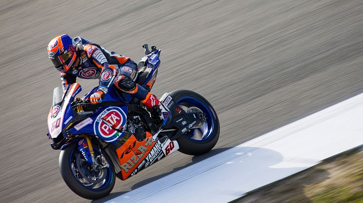 Race2で4位、表彰台まであと一歩に迫った#60 M・ファン・デル・マーク&YZF-R1