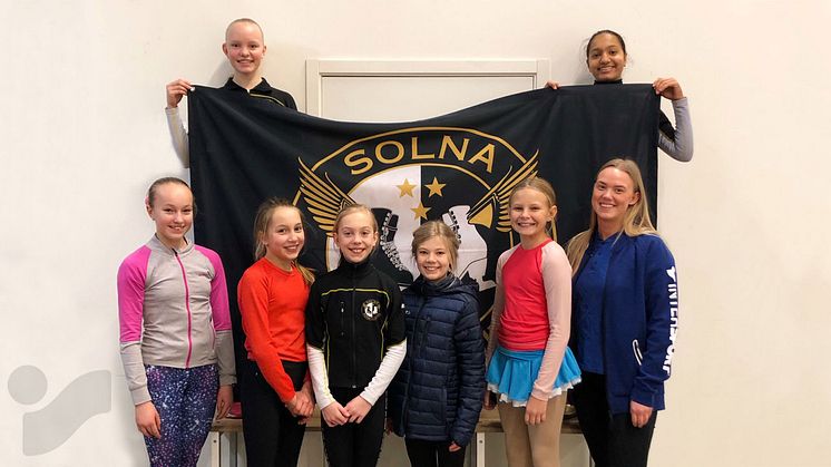 ​När Solna Konståkning ska introducera klubbkläder är det Intersport som gäller