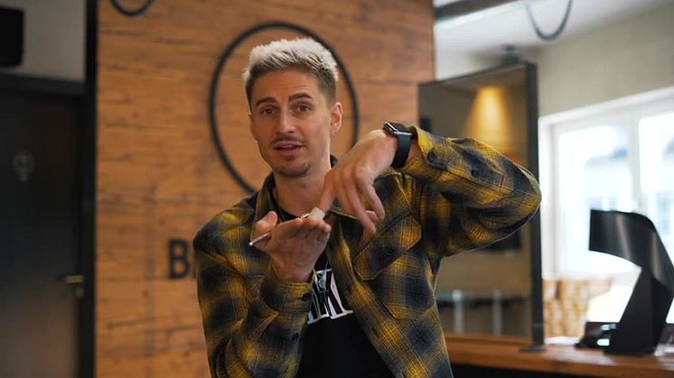 Christoph Filser von "Bei Freunden" über den calligraphy cut®