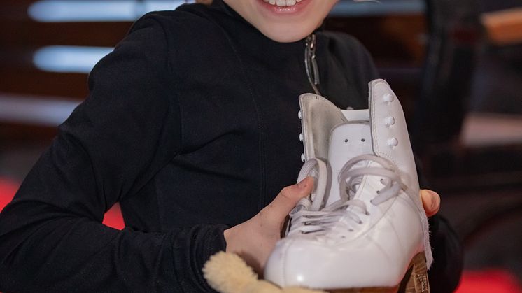 ACADEMY Talent Leony Hinz mit HOLIDAY ON ICE Skatern bei den finalen SHOWTIME Proben in Antwerpen