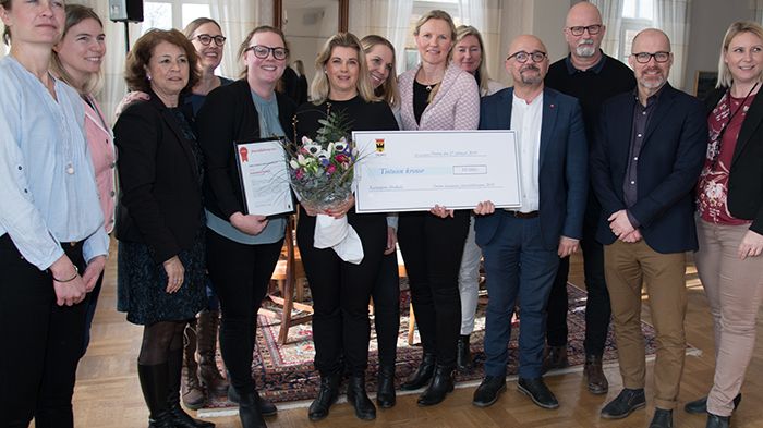 Personal från Kastanjens förskola tillsammans med ledamöter från Örebro kommuns jämställdhetsdelegation.