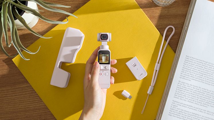 Pocket 2 Sunset White_lifestyle 5