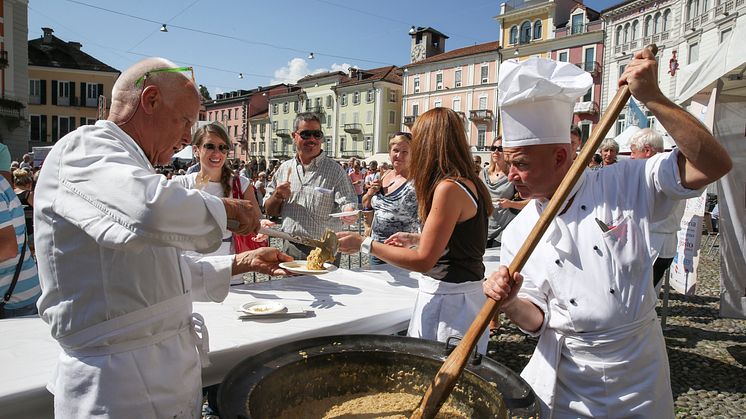 Tessiner Risotto-Meisterschaft auf der Piazza Grande in Locarno