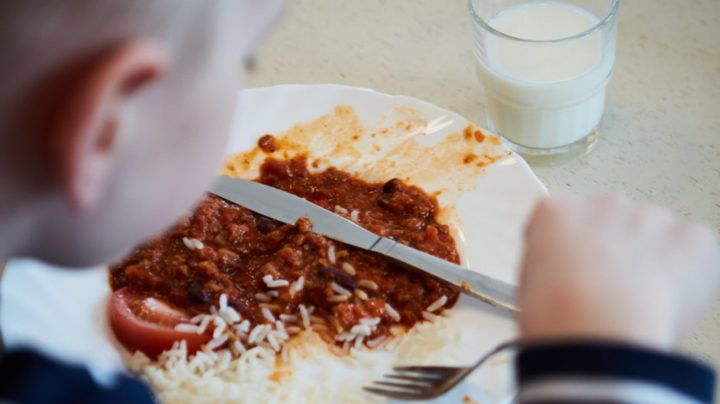 Matsvinnet i skolorna får ökad prioritet i svenska kommuner
