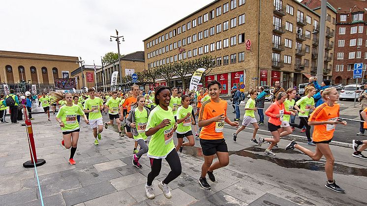 Deltagare i löparskolan och Cityvarvet 2016.  Foto: Citys löparskola (används ej som pressbild)