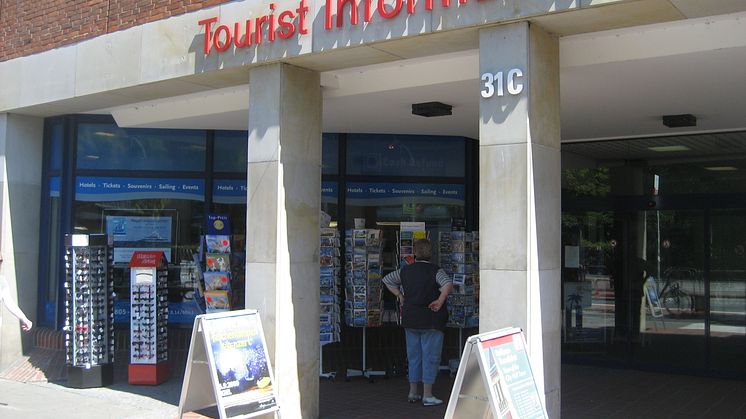 Die Tourist-Information Kiel darf endlich wieder öffnen. Erstmals zum verkaufsoffenen Sonntag am 3. Mai