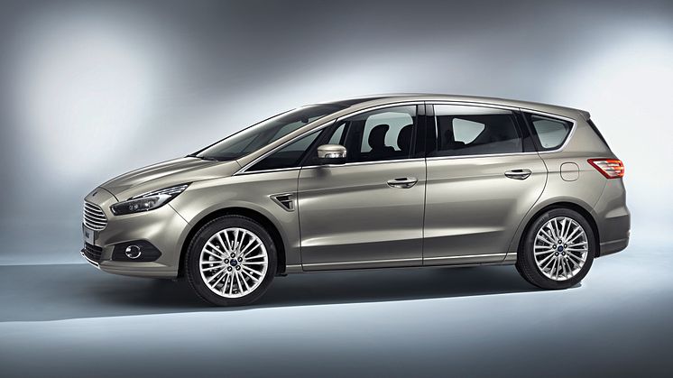 Nye Ford S-MAX vises for første gang på den internasjonale bilutstillingen i Paris