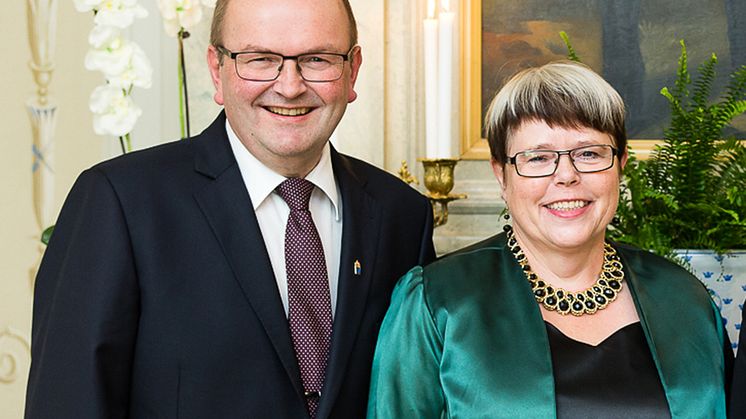 Landshövdingeparet tar med sig värmlänningar på Sverigemiddag hos Kungaparet 